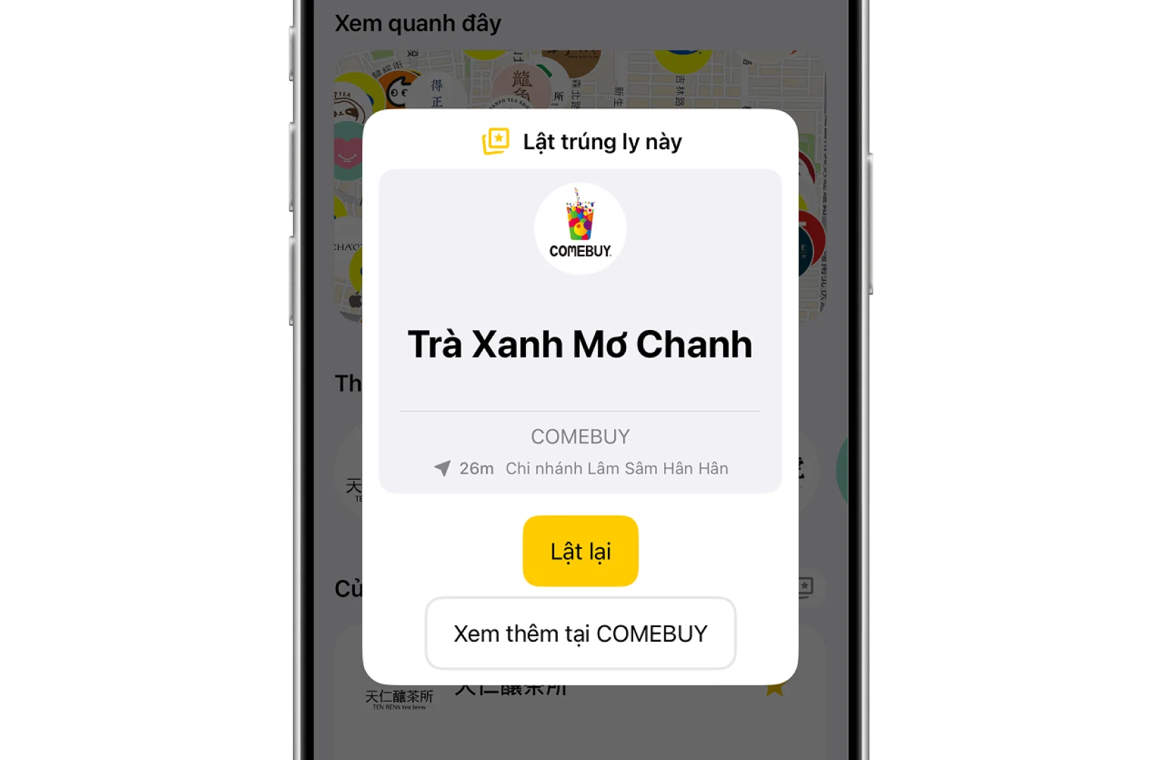 Drinqsy Lật một ly: thẻ kết quả toàn màn hình hiển thị món lật được, logo thương hiệu, tên quán và khoảng cách, bên dưới có nút 'Lật lại' và mở quán